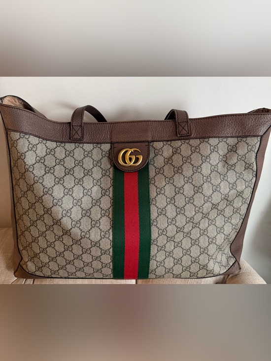 Gucci Handbags - Gucci Beige GG Supreme Tote Large